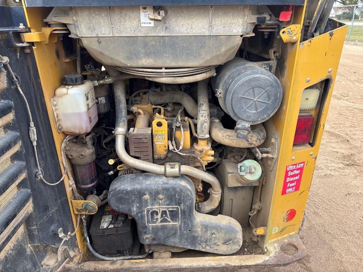 2016-caterpillar-259d-image-19