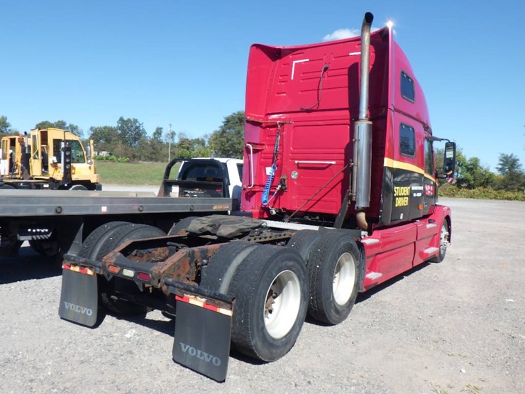 2006-volvo-vnl780-image-4