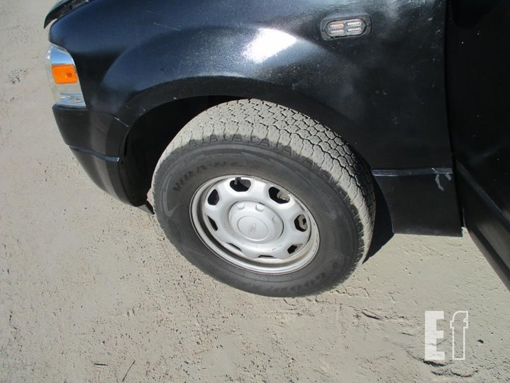 2010-ford-expedition-image-14