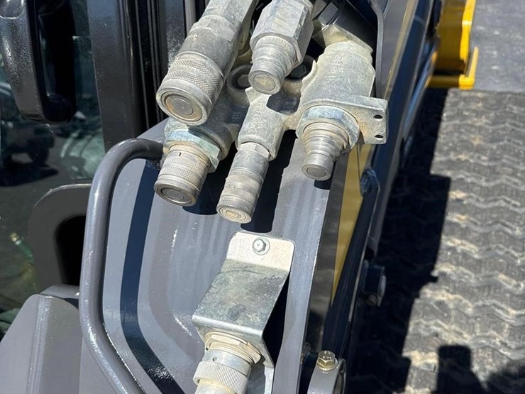 2021-new-holland-c345-image-6