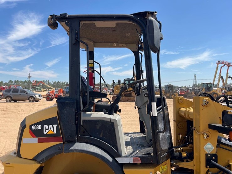 2018-caterpillar-903d-image-28