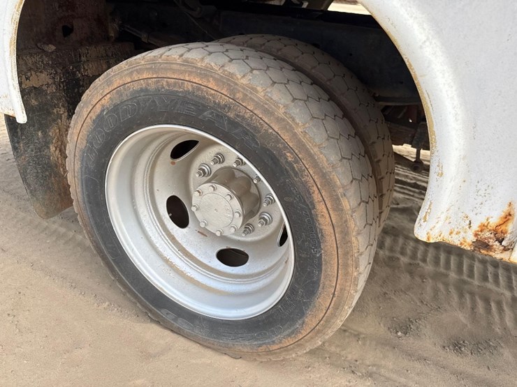 201-ford-f550-xl-image-12