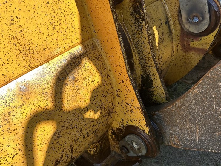 2003-deere-824j-image-10