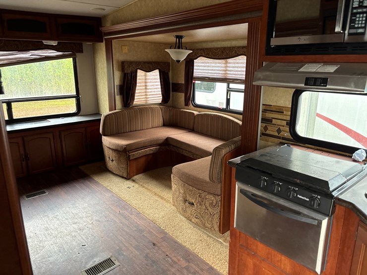 #201-•-2012-forest-river-camper-image-2