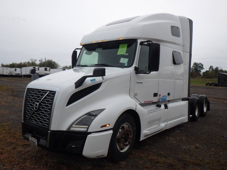 2019-volvo-vnl-760-image-1