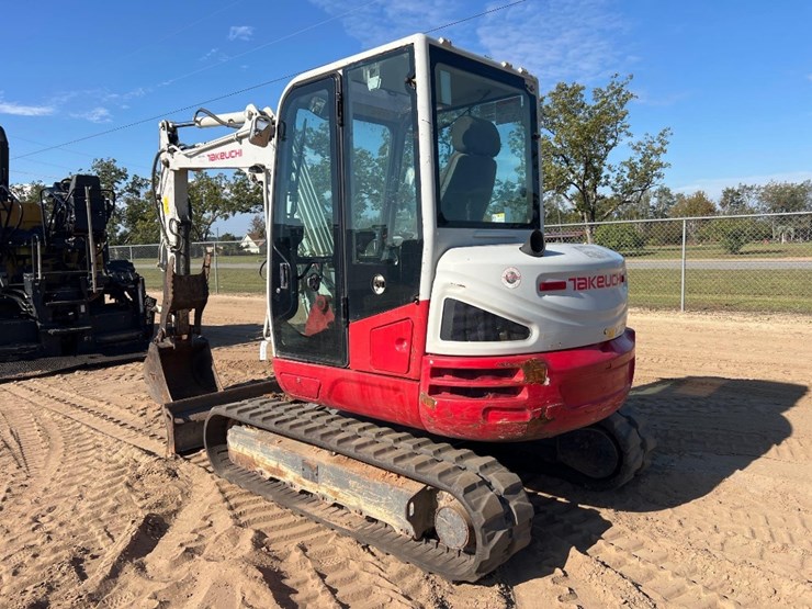 takeuchi-tb250-2-image-2