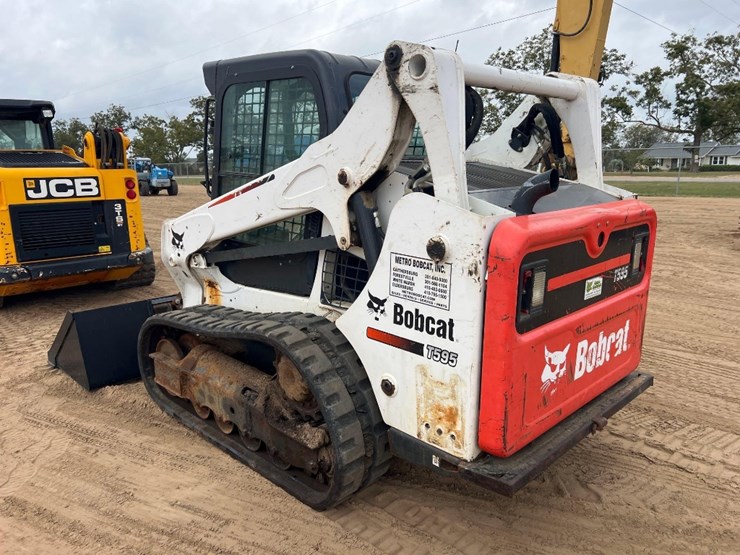 2016-bobcat-t595-image-2