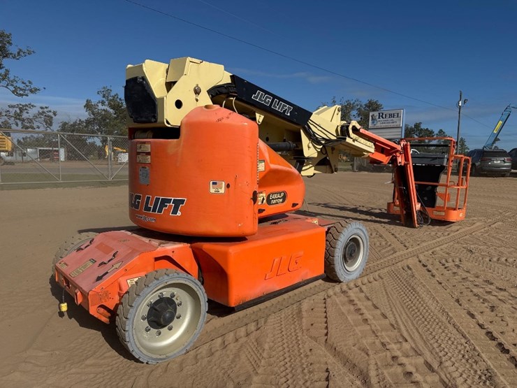 2008-jlg-e400ajpn-image-2
