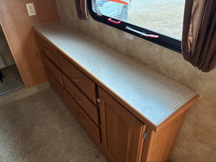 #200-•-heartland-big-country-camper-image-33