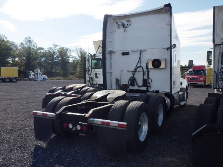 2016-kenworth-t680-image-6