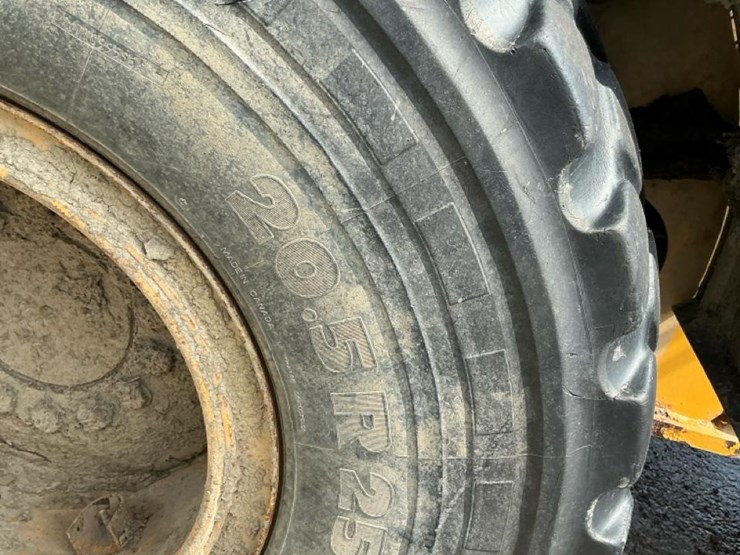 2018-deere-544k-image-27