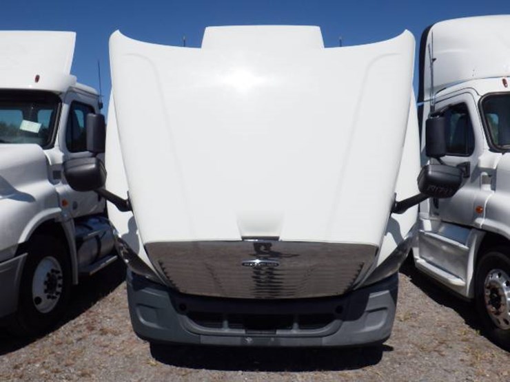 2017-freightliner-cascadia-125-image-13