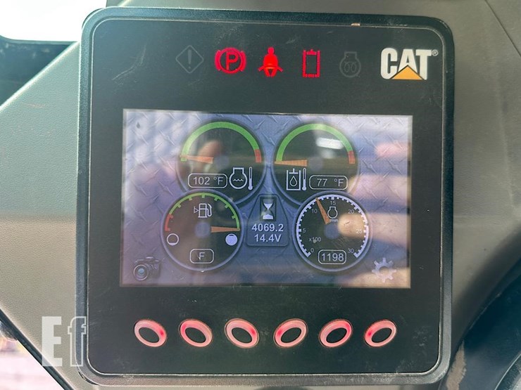 2016-caterpillar-259d-image-11