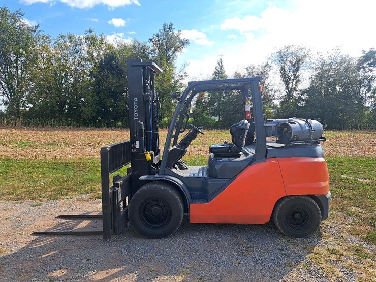 #109-•-2020-toyota-fg50u-forklift-image-2