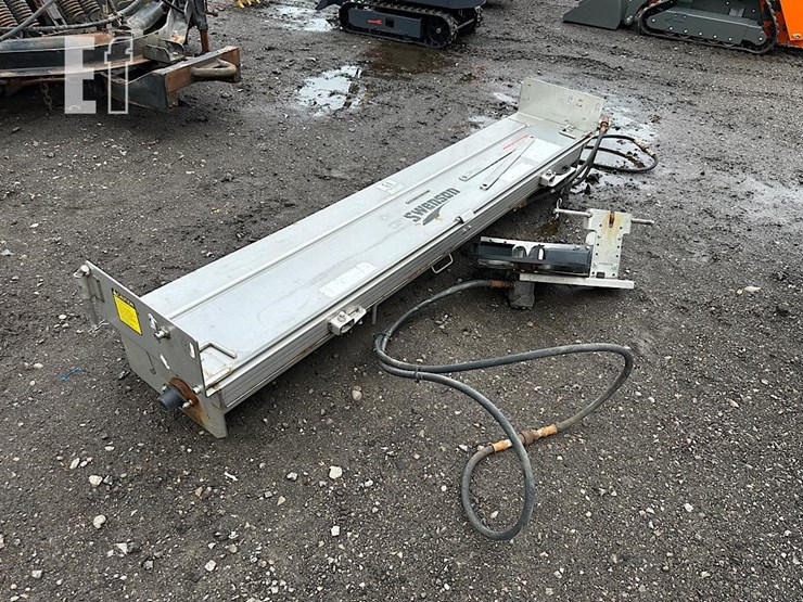 swenson-96"-stainless-tailgate-salt-spreader-13-image-4