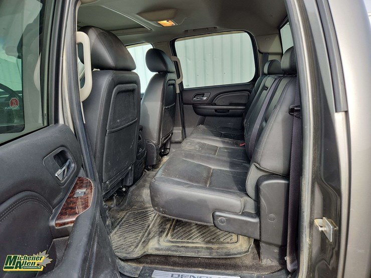 2012-gmc-sierra-2500hd-image-17
