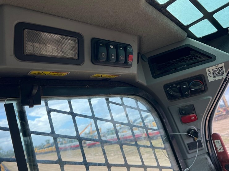 2019-caterpillar-289d3-image-26