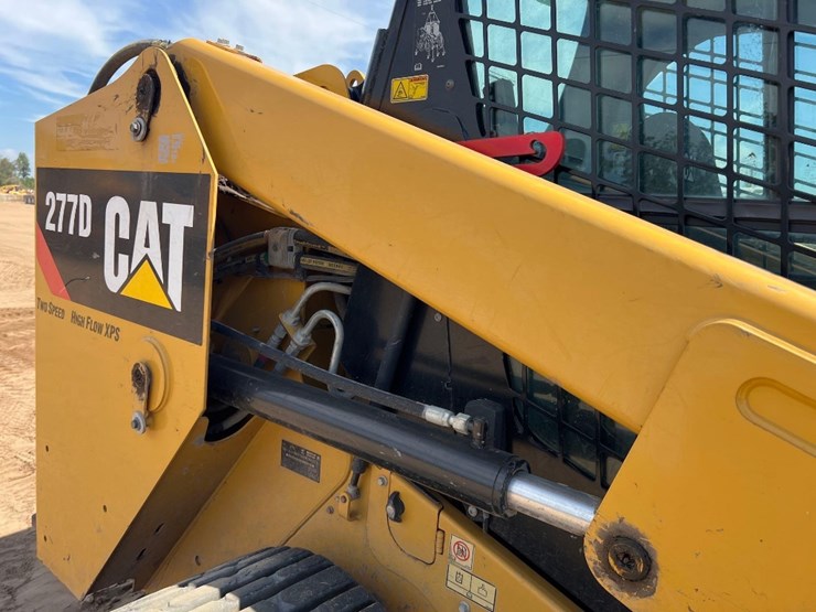 2016-caterpillar-277d-image-22