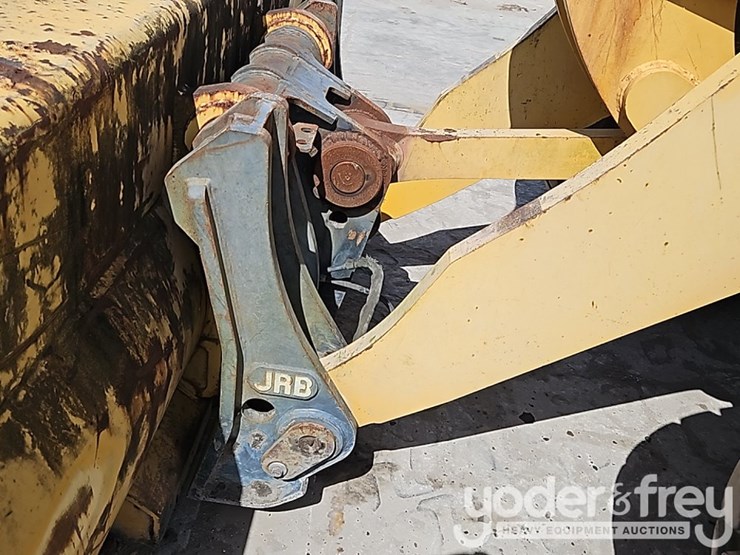2003-deere-824j-image-16