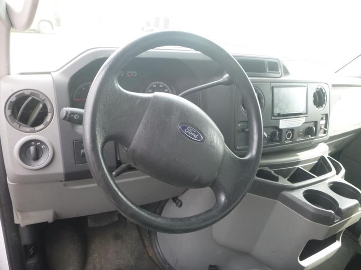 2010-ford-e450-image-15