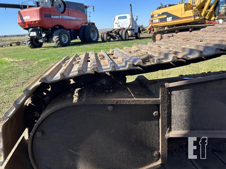 deere-200-lc-image-22