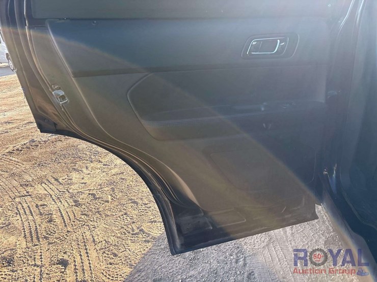 2017-ford-explorer-image-21