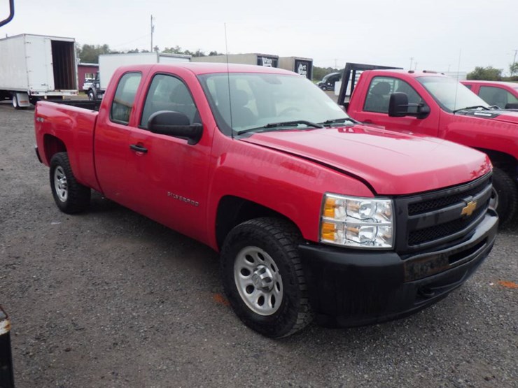 2013-chevrolet-silverado-1500-image-2