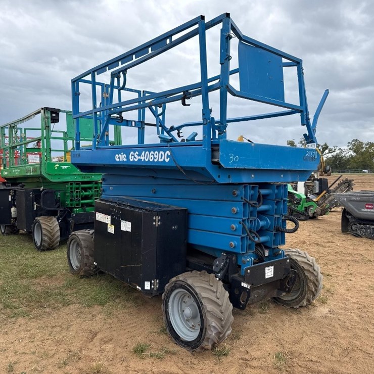 2014 GENIE GS4069DC