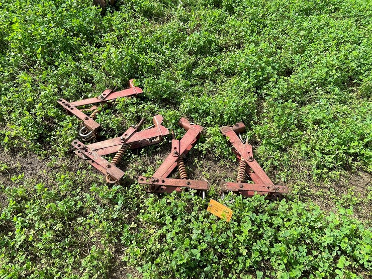 #5020-•-ih-56-no-till-coulter-brackets-image-3
