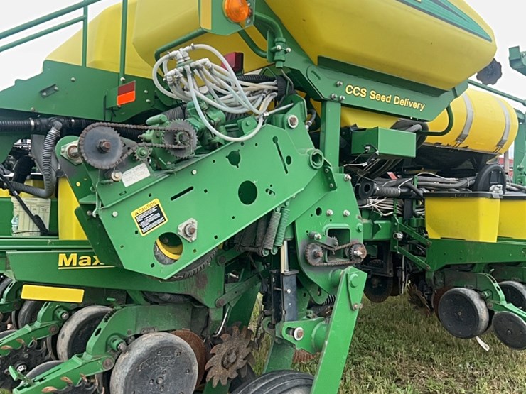 john-deere-16-image-49