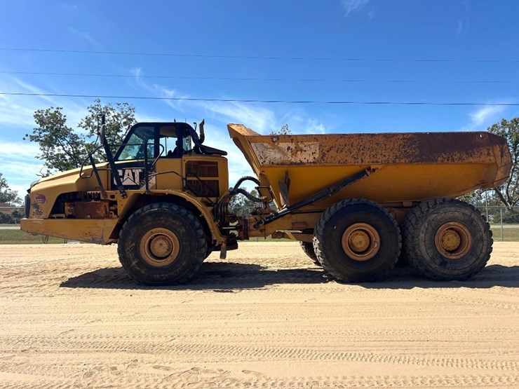 caterpillar-740b-image-1