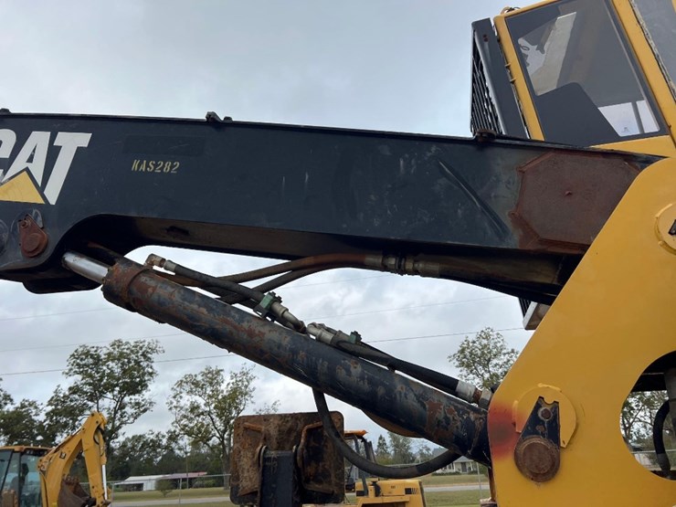 2013-caterpillar-559c-image-34