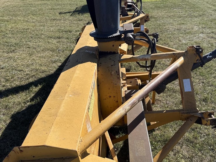 (2x)-yellow-snow-blowers-image-10