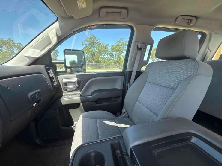 2016-chevrolet-2500-image-33