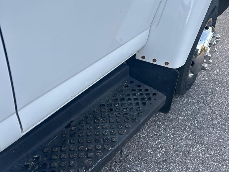 2009-gmc-topkick-c5500-image-46