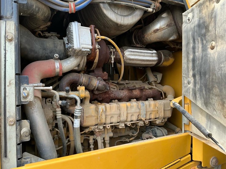 2018-deere-544k-image-41