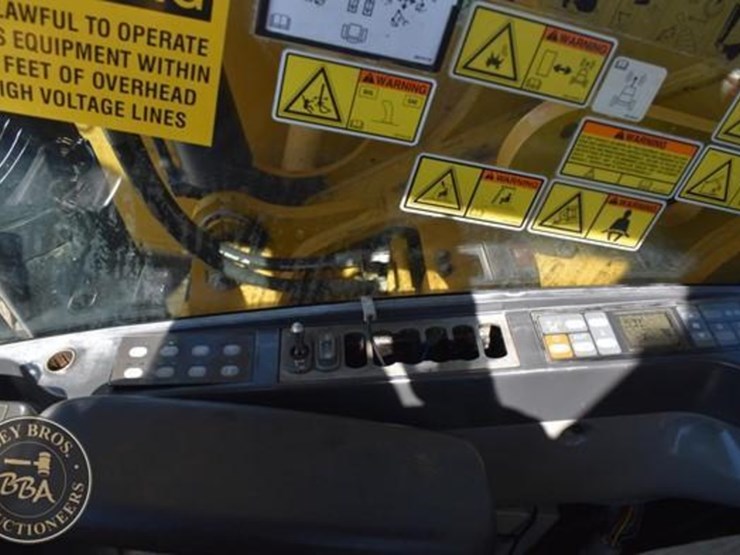 2015-caterpillar-328d-lcr-image-43