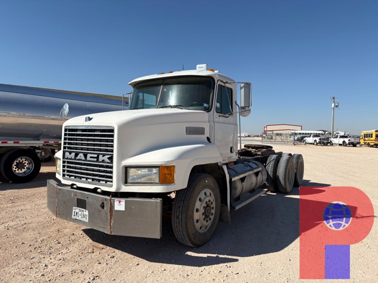 1999-mack-ch613-image-2
