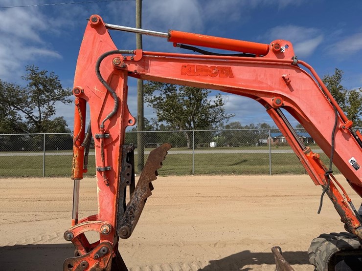 2006-kubota-kx71-3-image-19