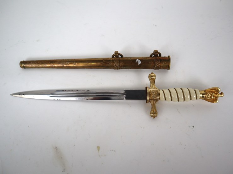 #79-•-#4274-•-wwii-german-naval-dagger-9.5"-blade-length-14"-overall-length-image-1