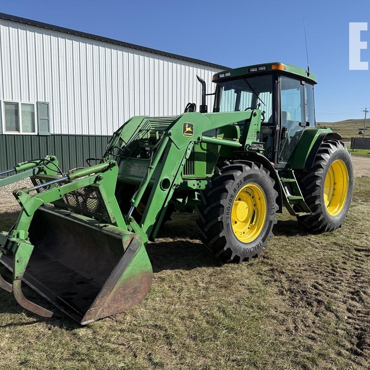 JOHN DEERE 7200