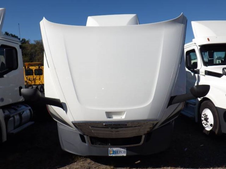 2018-freightliner-cascadia-126-image-13