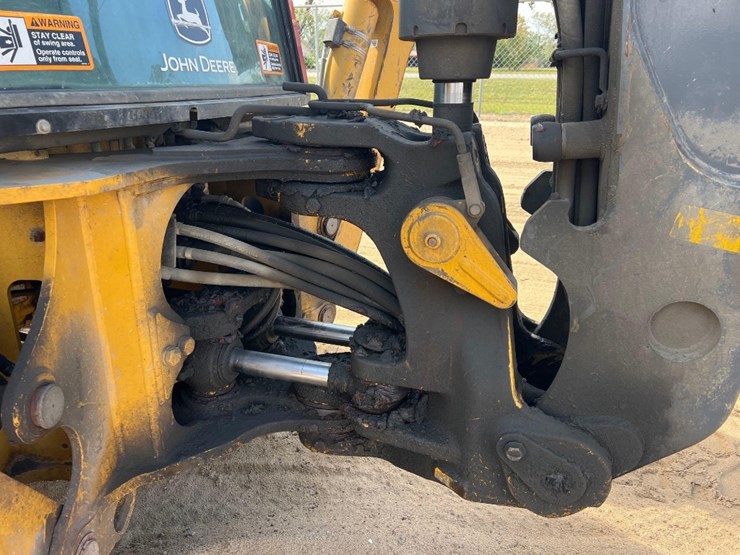 2018-deere-410l-image-16