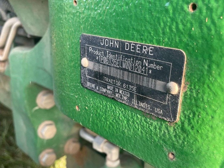 2022-john-deere-6135e-image-34