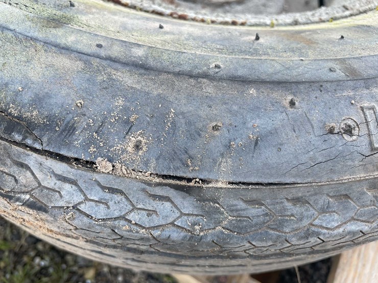 #1932-•-(2)-tires-image-7