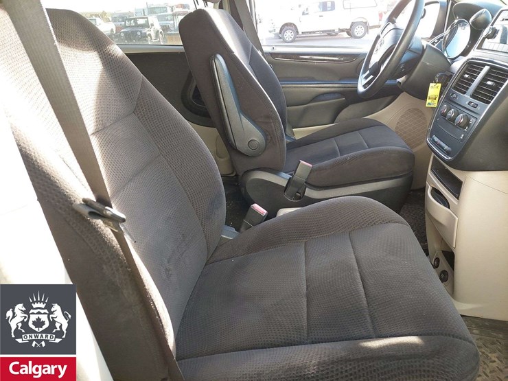 2013-dodge-grand-caravan-image-11