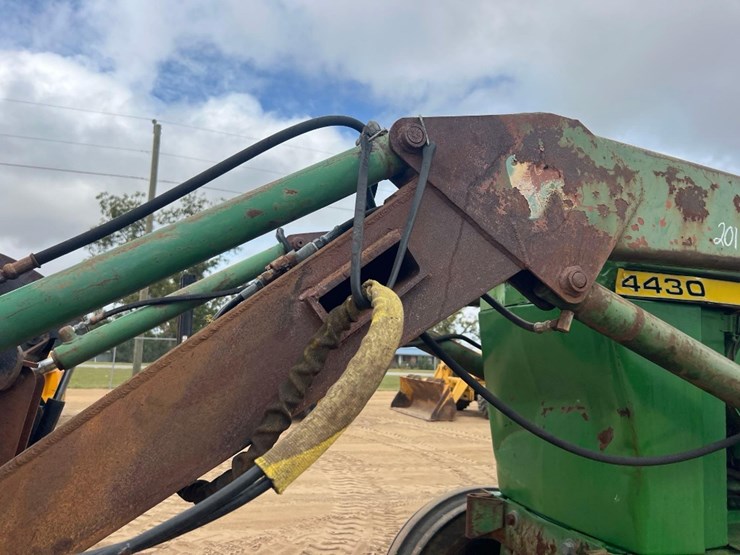 john-deere-4430h-image-12