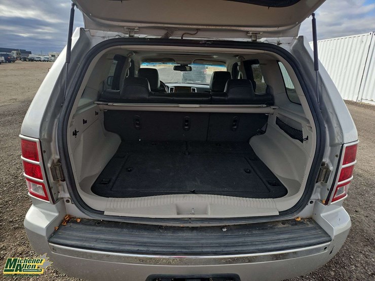 2010-jeep-grand-cherokee-image-22