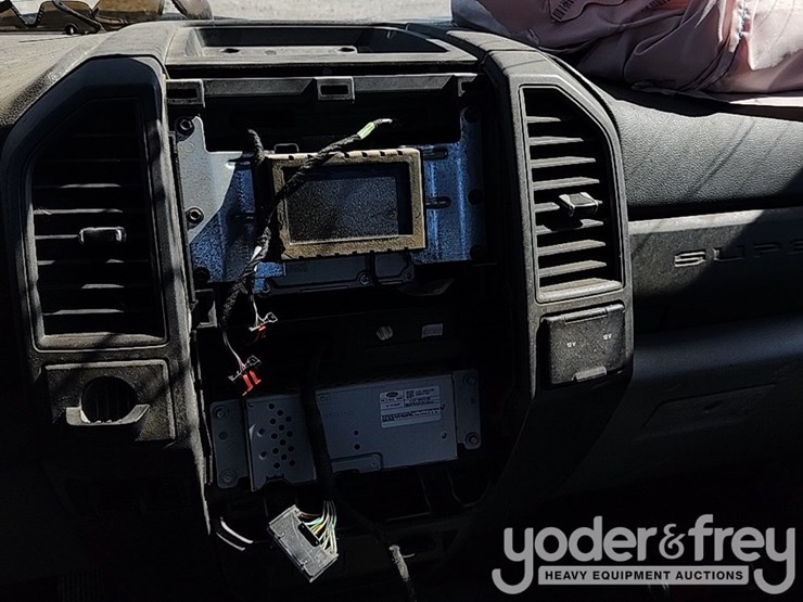 2020-ford-f250-xl-image-25