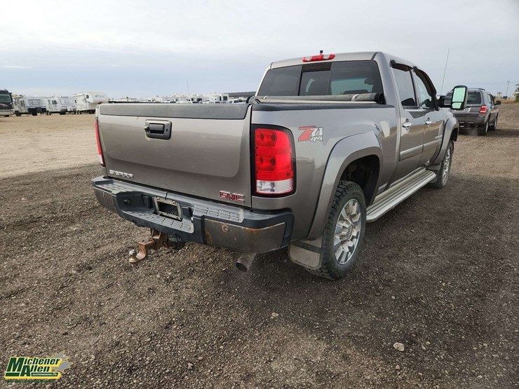 2012-gmc-sierra-2500hd-image-4